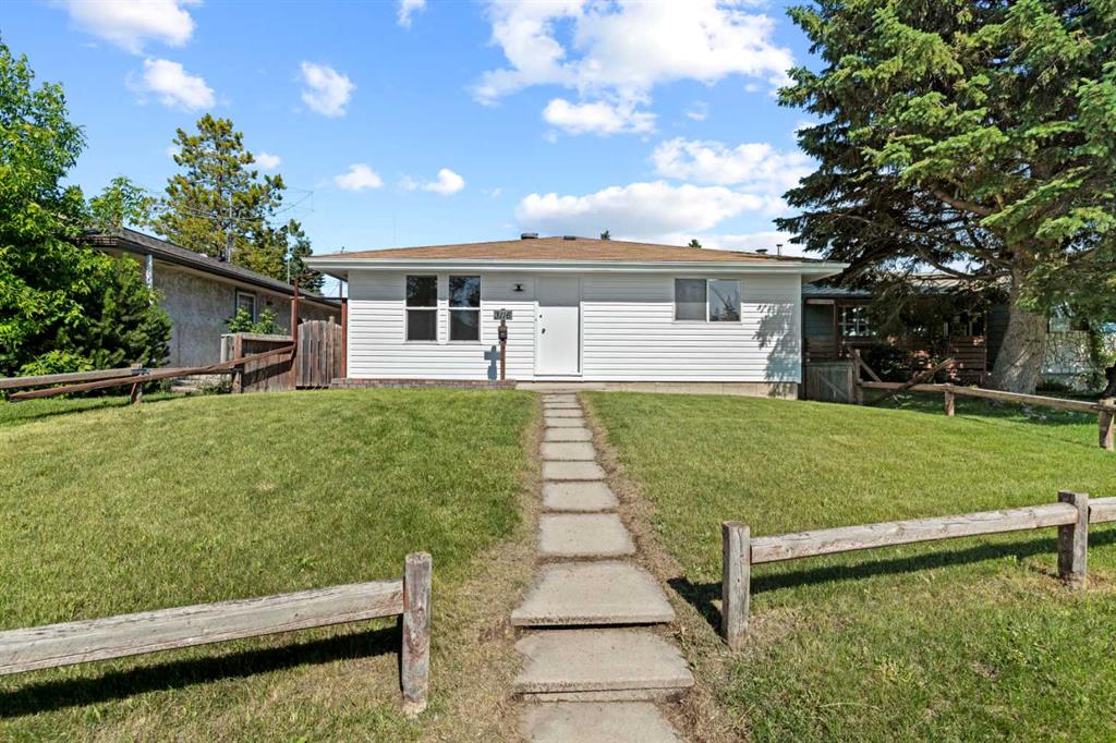 3116 39 Street SE, Calgary, Alberta, T2B 1B1