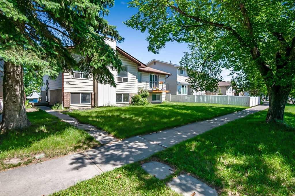 122 Bergen Road NW, Calgary, Alberta, T3K 1H9