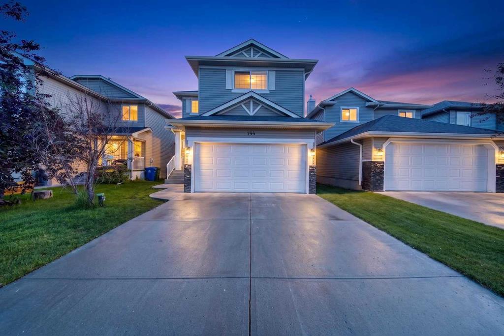 744 Luxstone Landing SW, Airdrie, Alberta, T4B 3L1