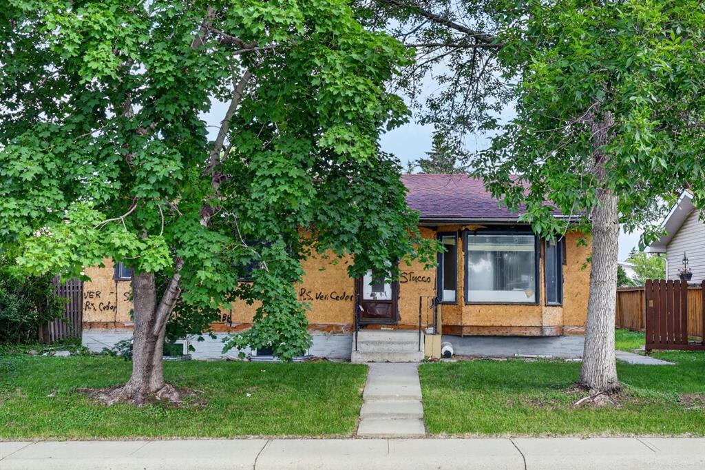 256 Pinemill Road NE, Calgary, Alberta, T1Y 2E2