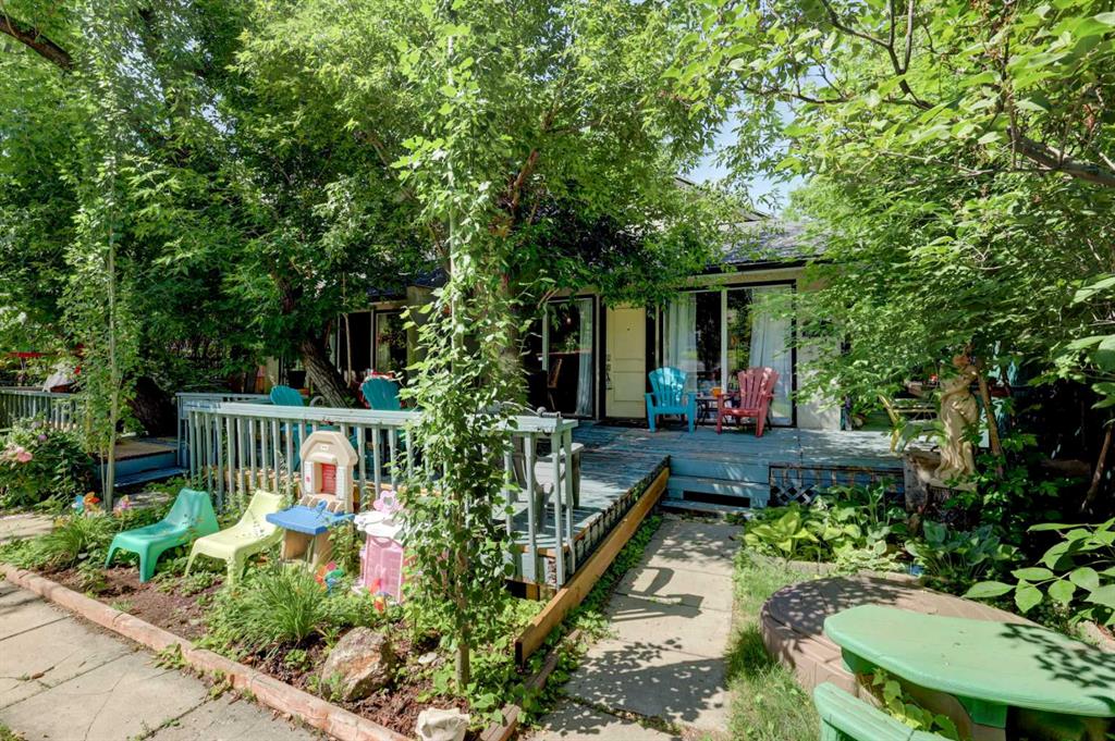 7622 34 Avenue NW, Calgary, Alberta, T3B 1N6