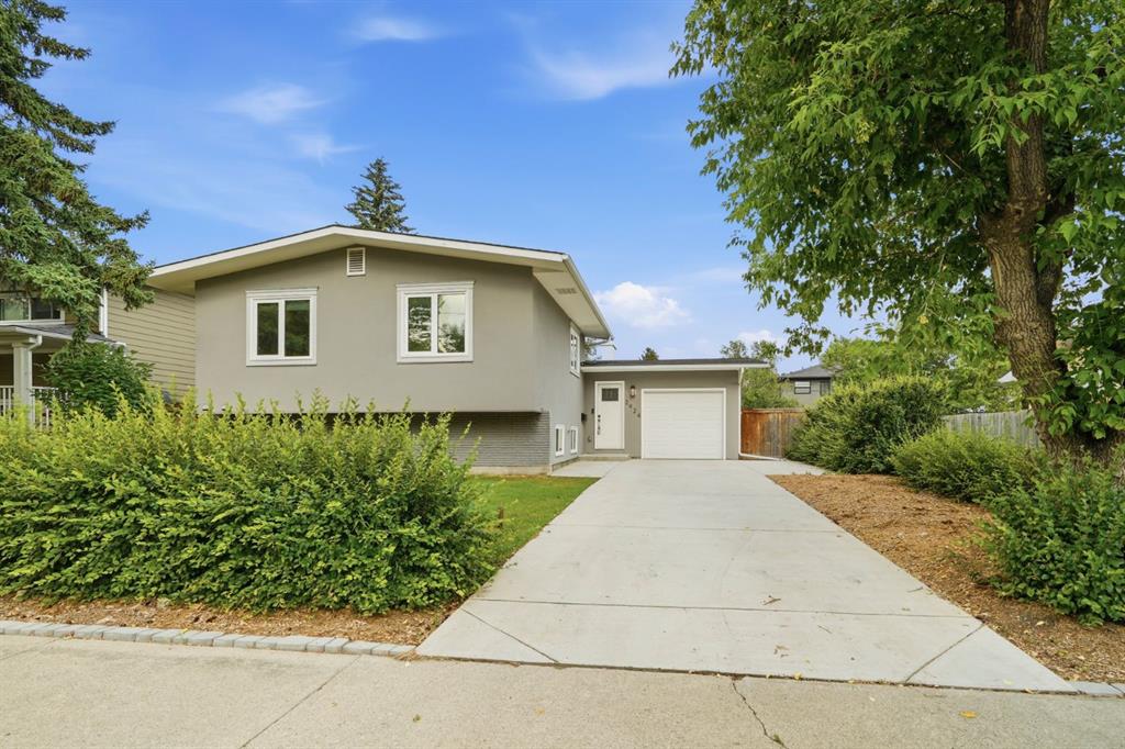 2924 Lathom Crescent SW, Calgary, Alberta, T3E 5W7