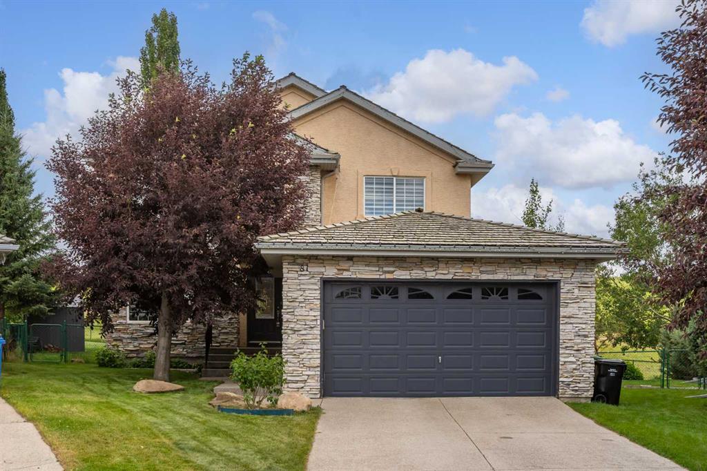 81 Royal Crest Terrace NW, Calgary, Alberta, T3G 4M2