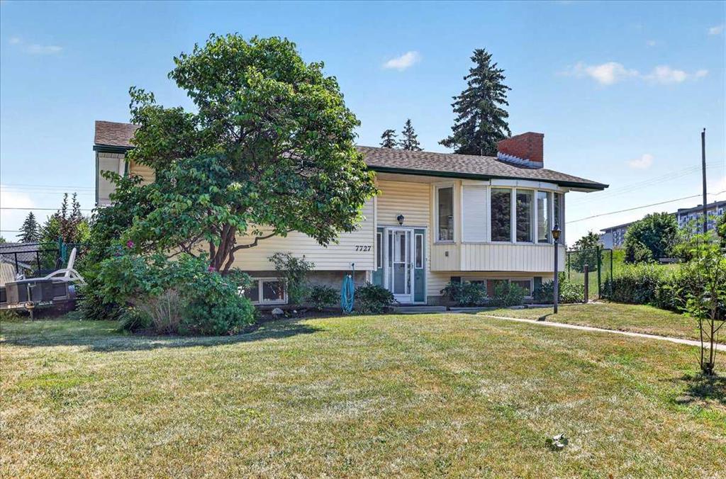 7727 Bowcliffe Crescent NW, Calgary, Alberta, T3B 2S6