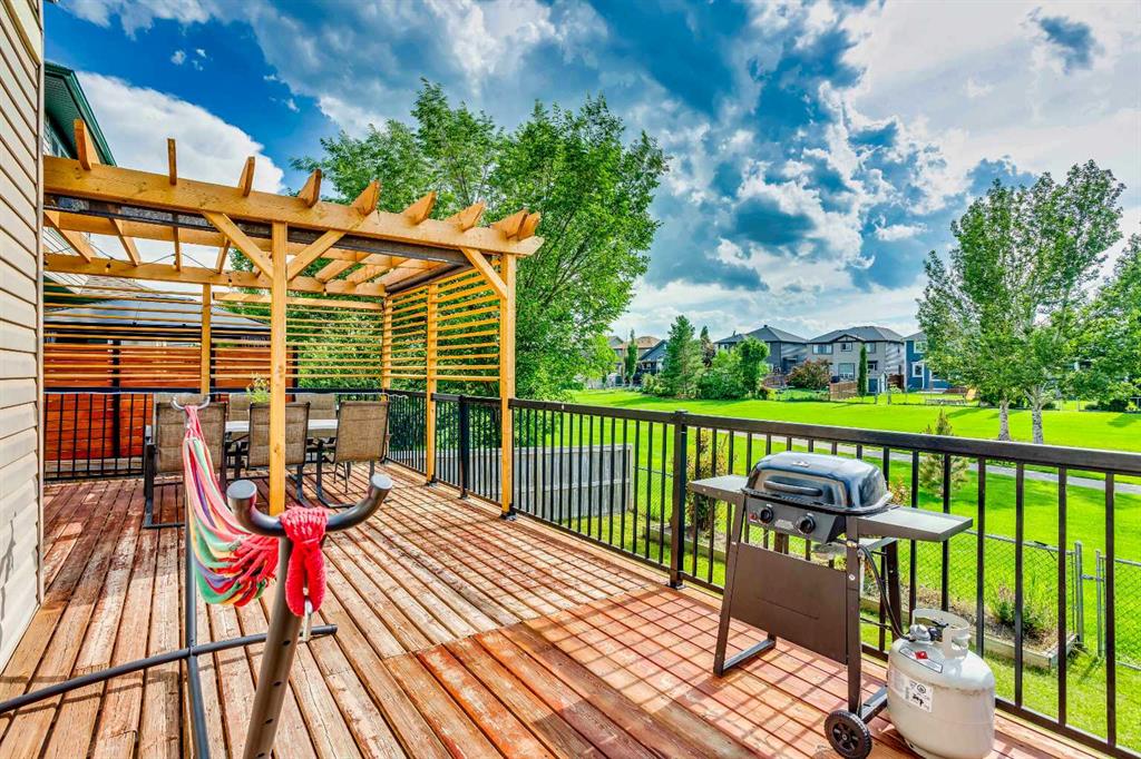 1925 Luxstone Park SW, Airdrie, Alberta, T4B 3B5