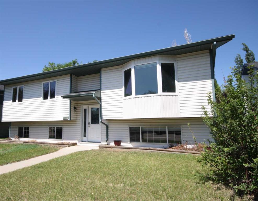 209 Strathaven Bay S, Strathmore, Alberta, T1P 1N4