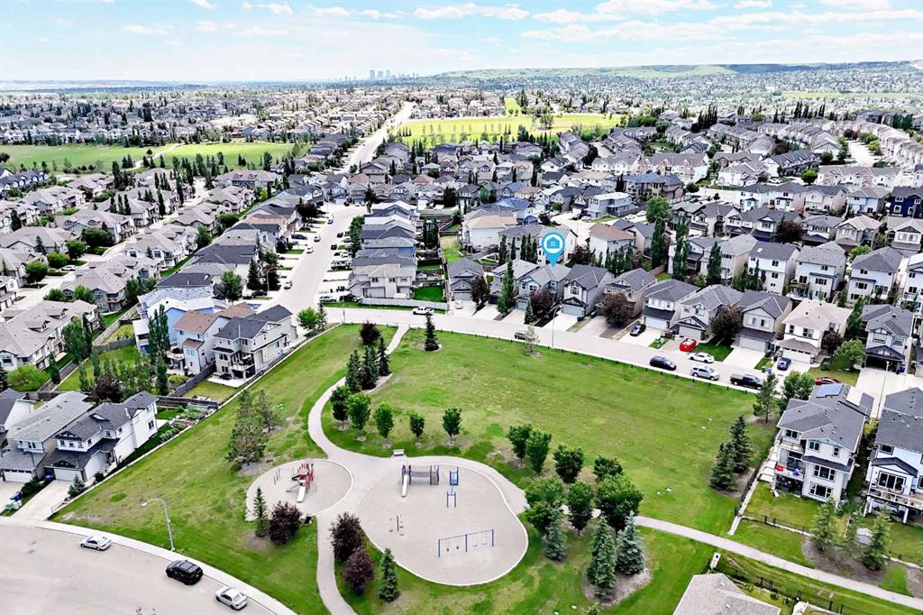 144 Pantego Close NW, Calgary, Alberta, T3K 0K2
