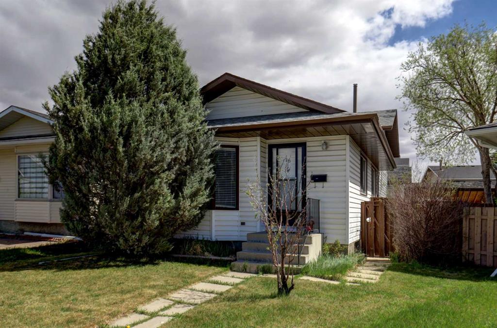 16 Martingrove Mews NE, Calgary, Alberta, T3J 2S9
