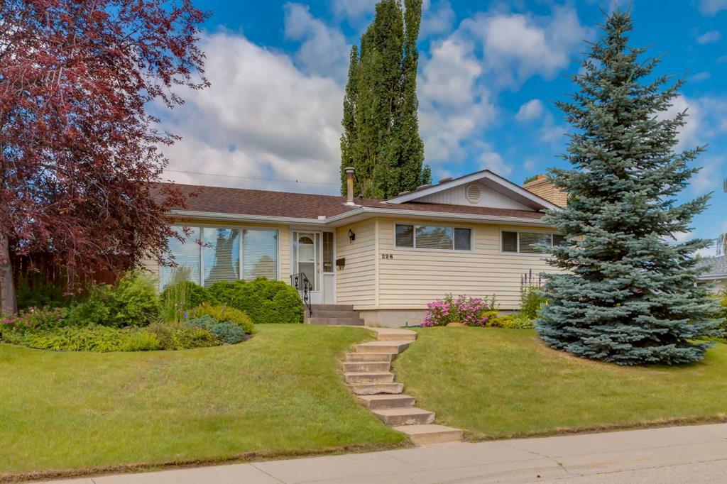228 Maple Court Crescent SE, Calgary, Alberta, T2J 1W2