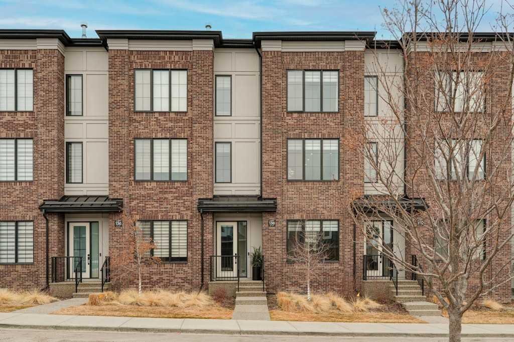 138 Discovery Drive SW, Calgary, Alberta, T3H 6E9