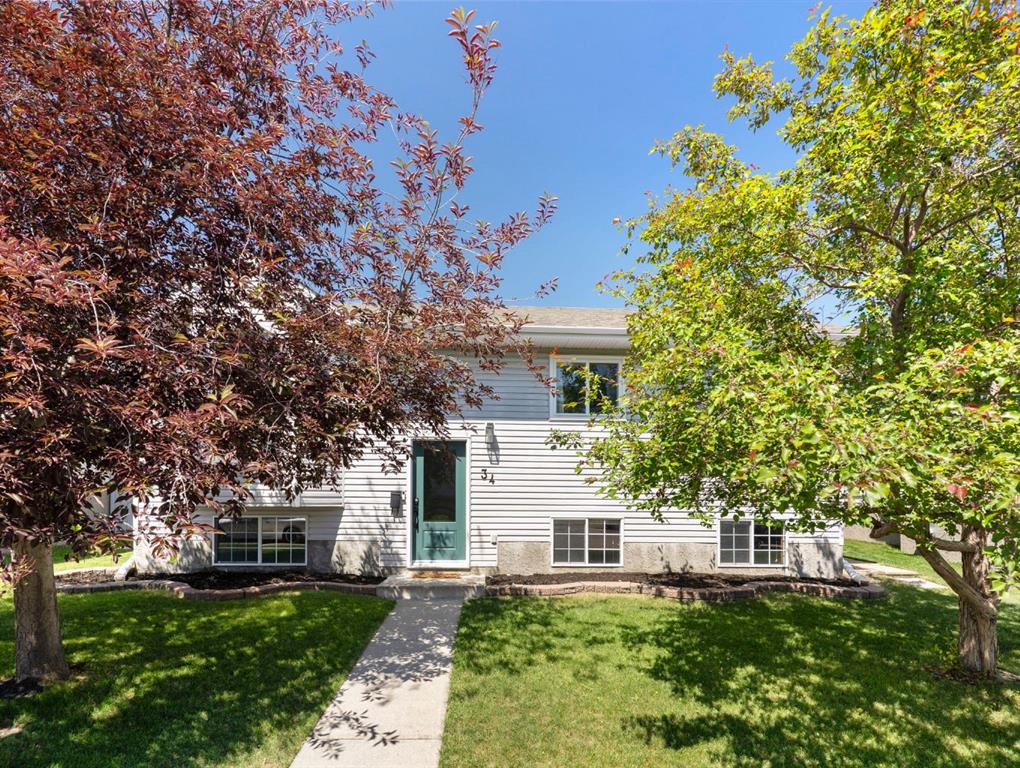 34 West Mcmanus Road, Cochrane, Alberta, T4C 1L8
