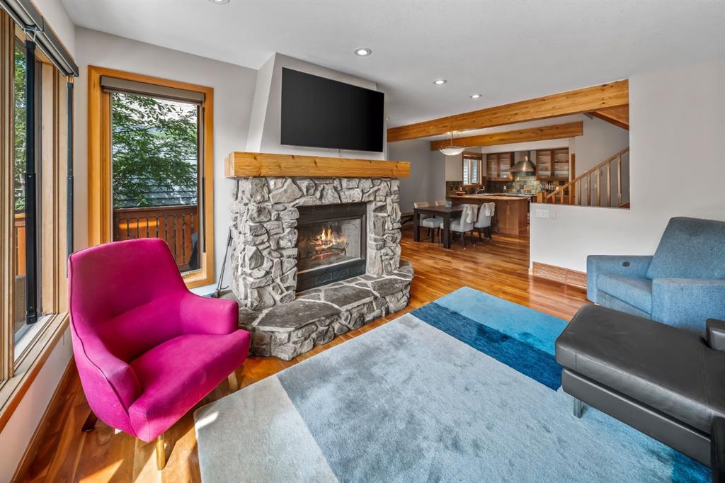 #4 813 5th Street, Canmore, Alberta, T1W 2G1