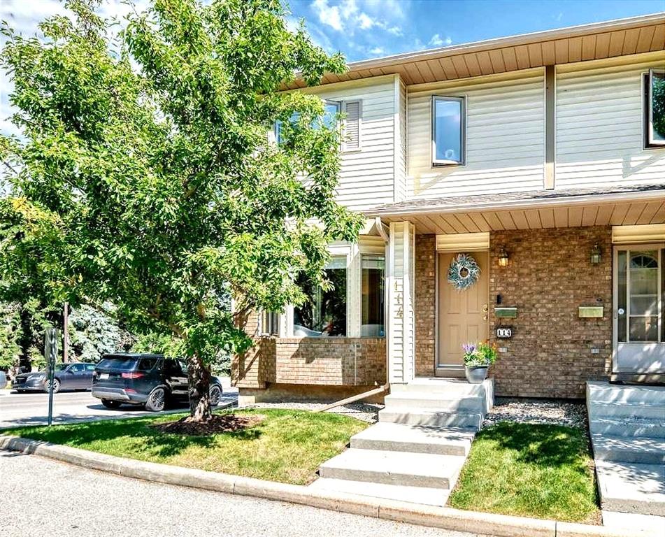 114 Patina Park SW, Calgary, Alberta, T3H 3E3