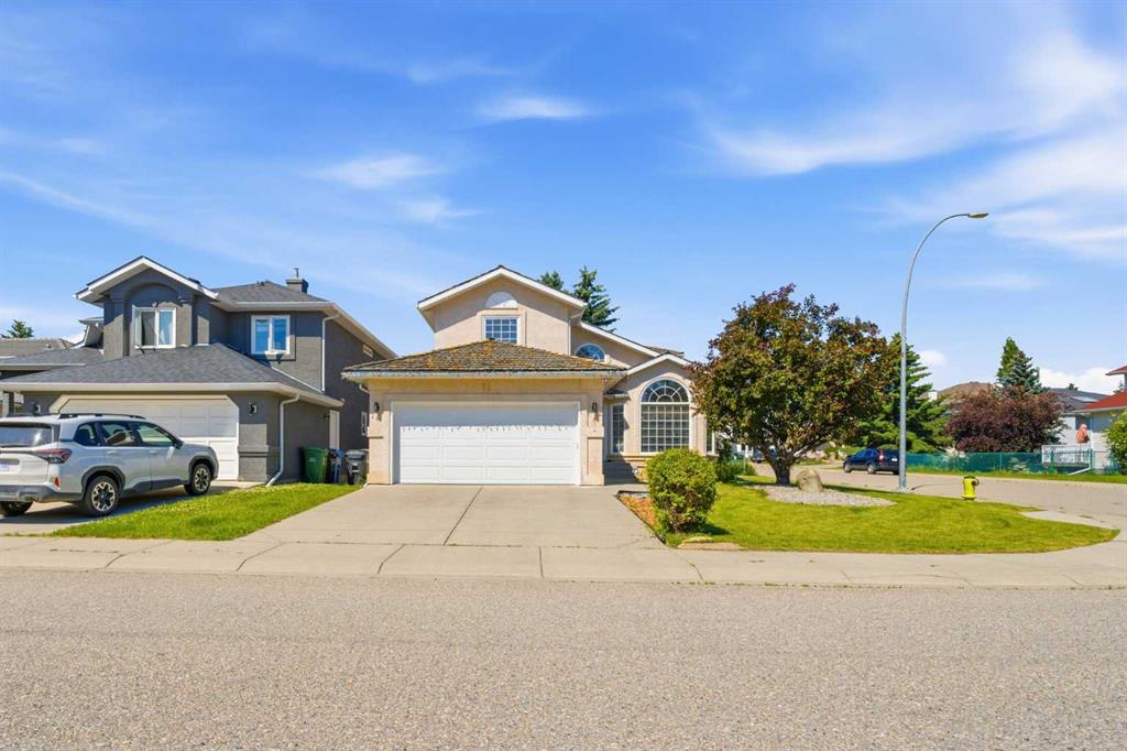 71 Woodpark Close SW, Calgary, Alberta, T2W 6G9