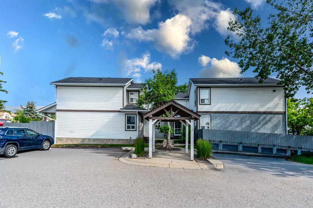 503 Signal Hill Green SW, Calgary, Alberta, T3H 2Y4
