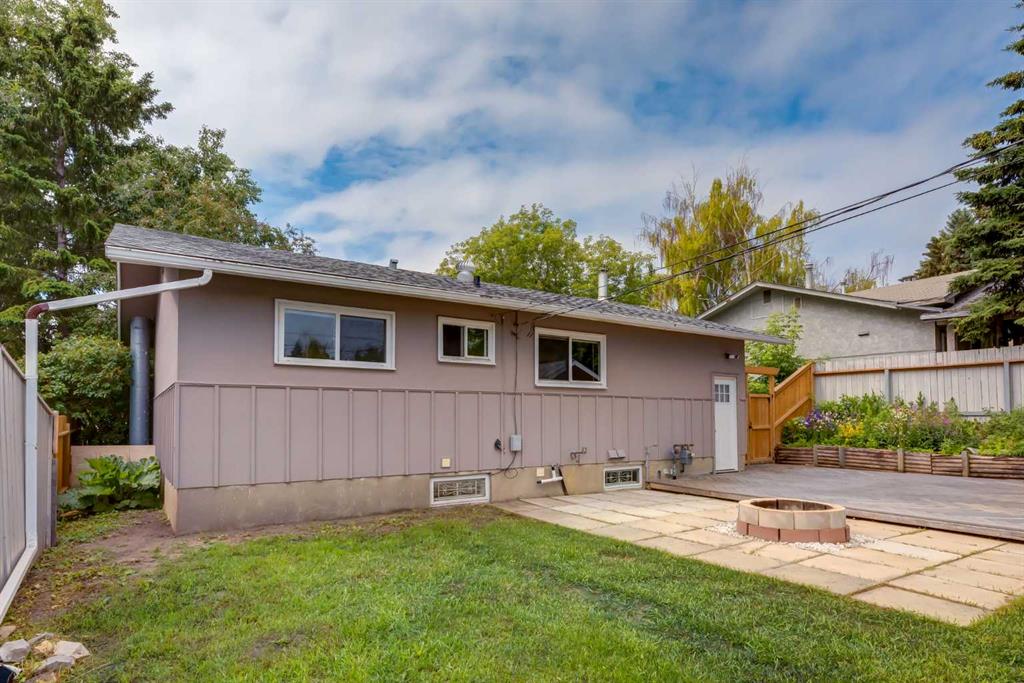 8 Hazelwood Crescent SW, Calgary, Alberta, T2M 2B2