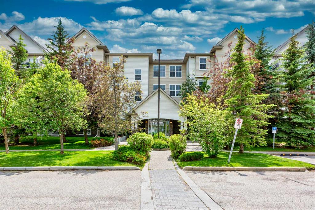 #210 2000 Applevillage Court SE, Calgary, Alberta, T2A 7Z4