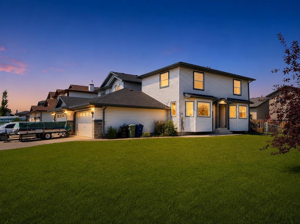 16 Canoe Close SW, Airdrie, Alberta, T4B 2N3
