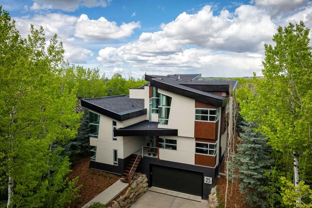 25 Posthill Drive SW, Calgary, Alberta, T3H 0A8
