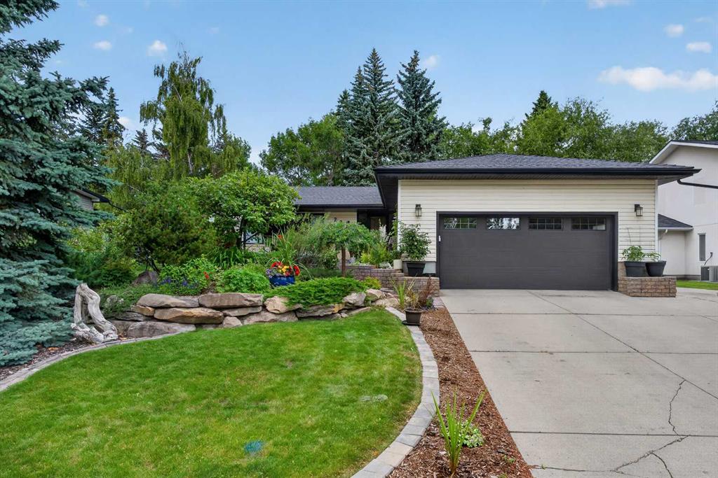 22 Varmoor Place NW, Calgary, Alberta, T3A 0A1