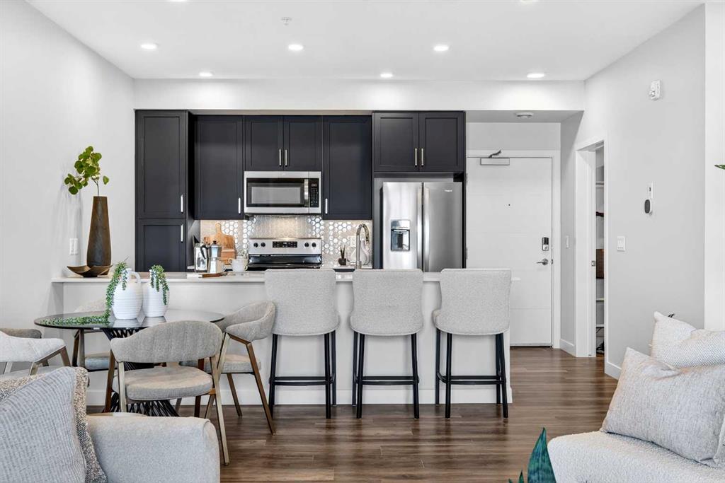 #303 255 Les Jardins Park SE, Calgary, Alberta, T2C 5W9