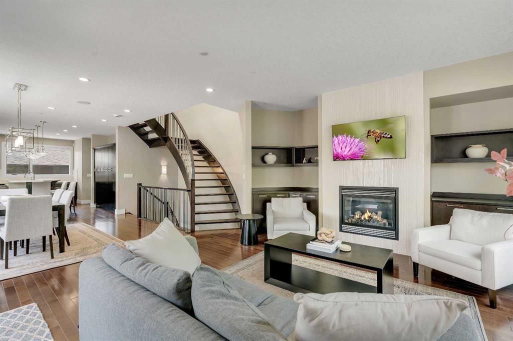 1721 44 Avenue SW, Calgary, Alberta, T2T 5M4