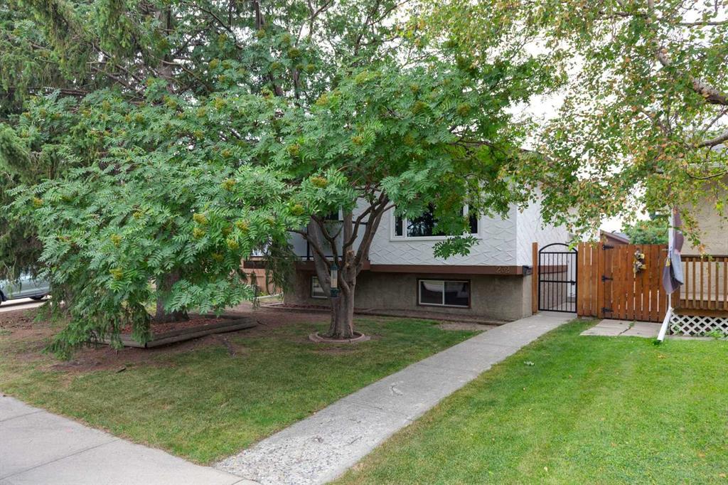 232 Thames Close NW, Calgary, Alberta, T2K 5N4