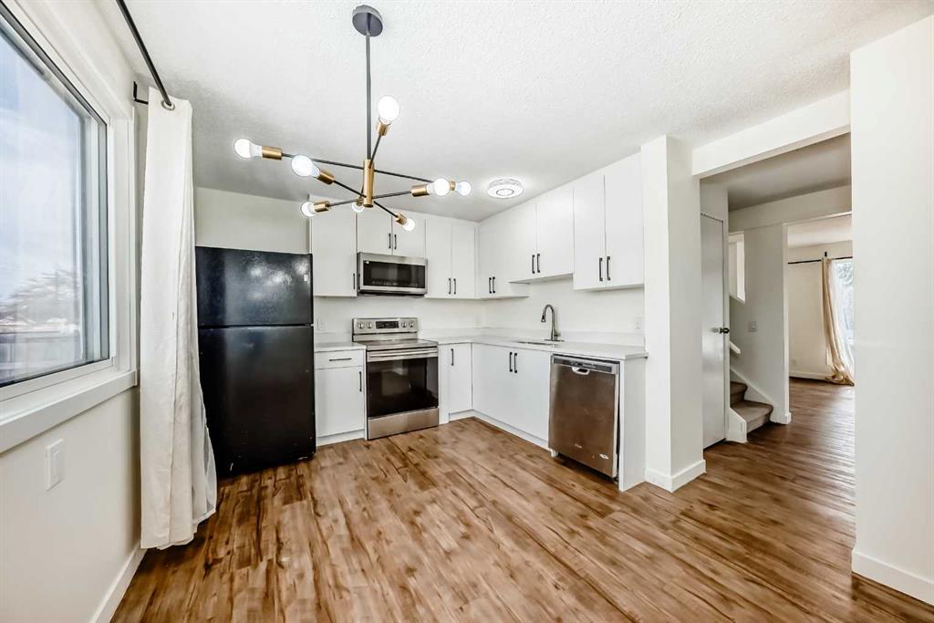 25 Erin Ridge Road SE, Calgary, Alberta, T2B 2W2