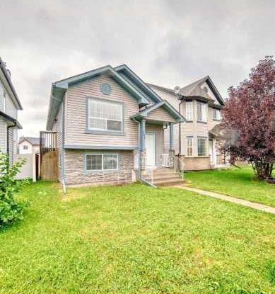 202 Saddlemead Green NE, Calgary, Alberta, T3J4M7
