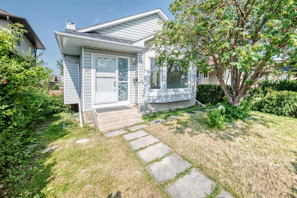 37 Martingrove Way NE, Calgary, Alberta, T3J 2T2