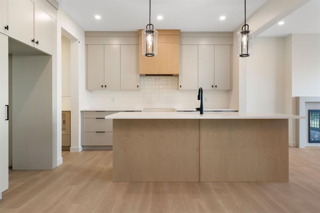 112 Sunrise Heath, Cochrane, Alberta, T4C 3C5