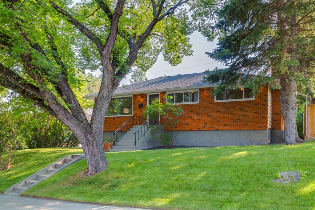131 Thorncrest Road NW, Calgary, Alberta, T2K 3B5