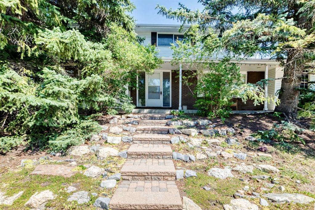 2 Varsplain Place NW, Calgary, Alberta, T3A 0C7