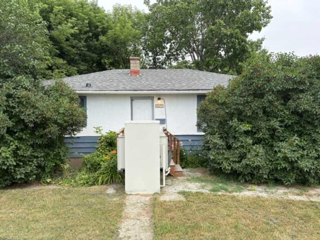 8348 Bowness Road NW, Calgary, Alberta, T3B 0H6