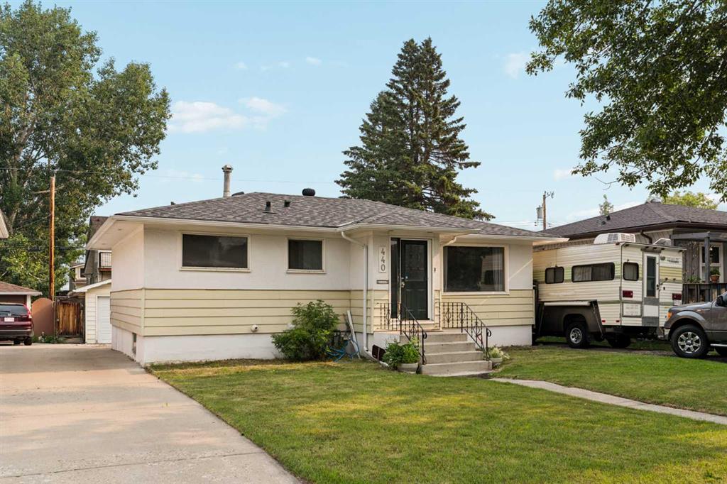 440 36 Avenue NW, Calgary, Alberta, T2K 0C3