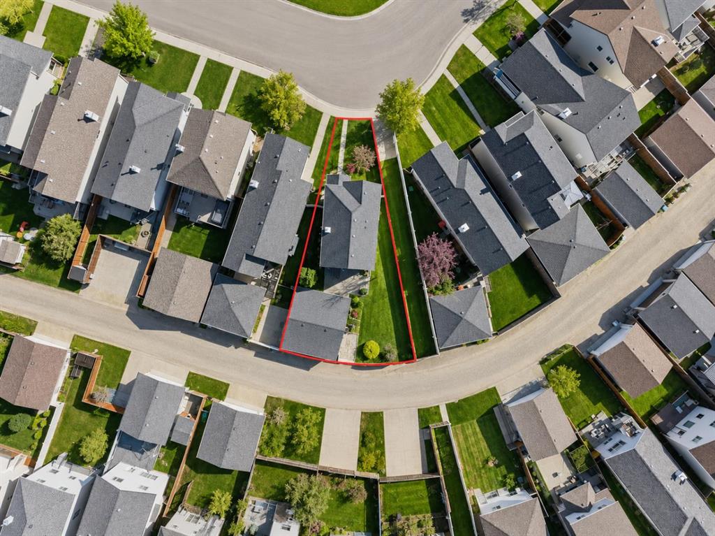 49 Evermeadow Manor SW, Calgary, Alberta, T2Y 4W8