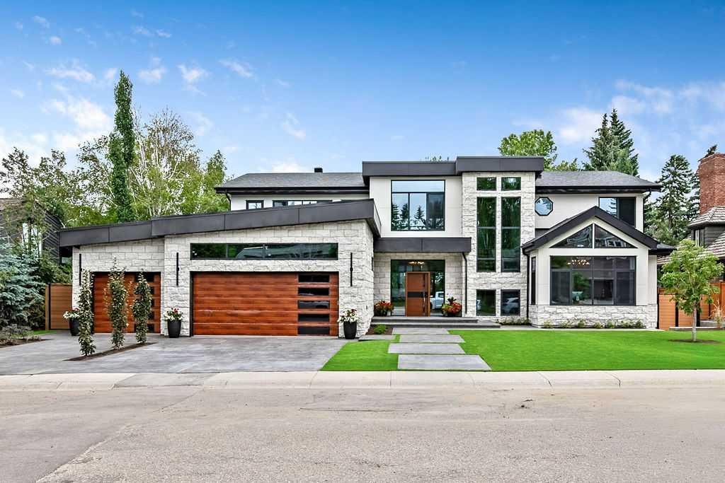 63 Pumpmeadow Crescent SW, Calgary, Alberta, T2V 5C7