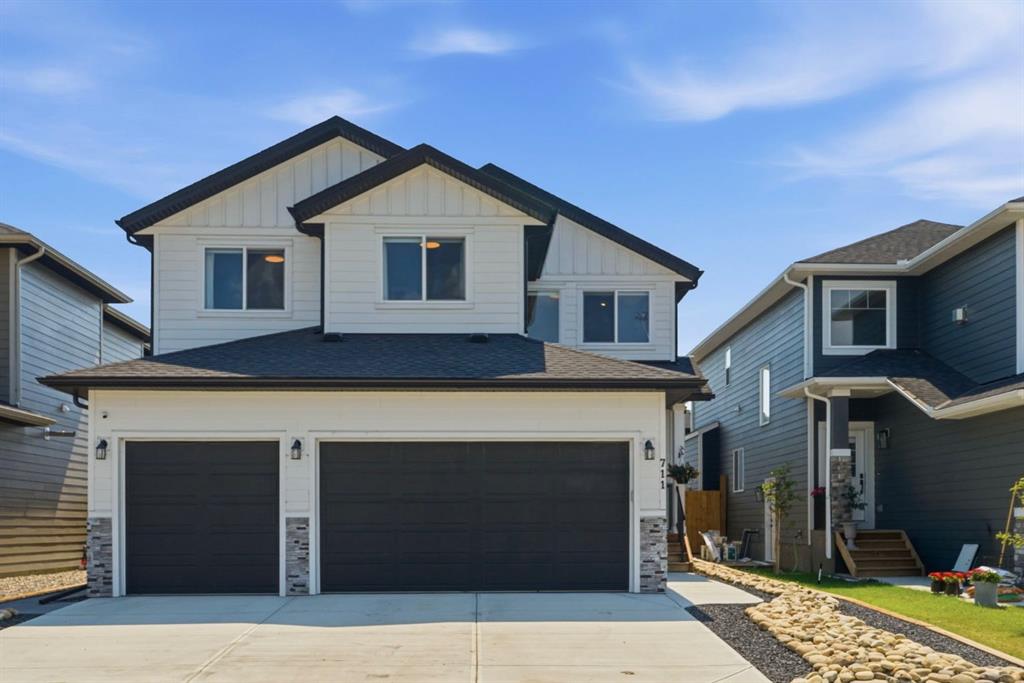 711 Mandalay Link, Carstairs, Alberta, T0M0N0