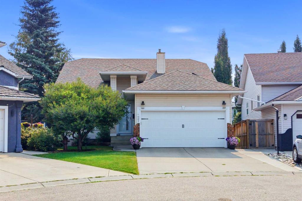 427 Douglas Ridge Mews SE, Calgary, Alberta, T2Z 2M4