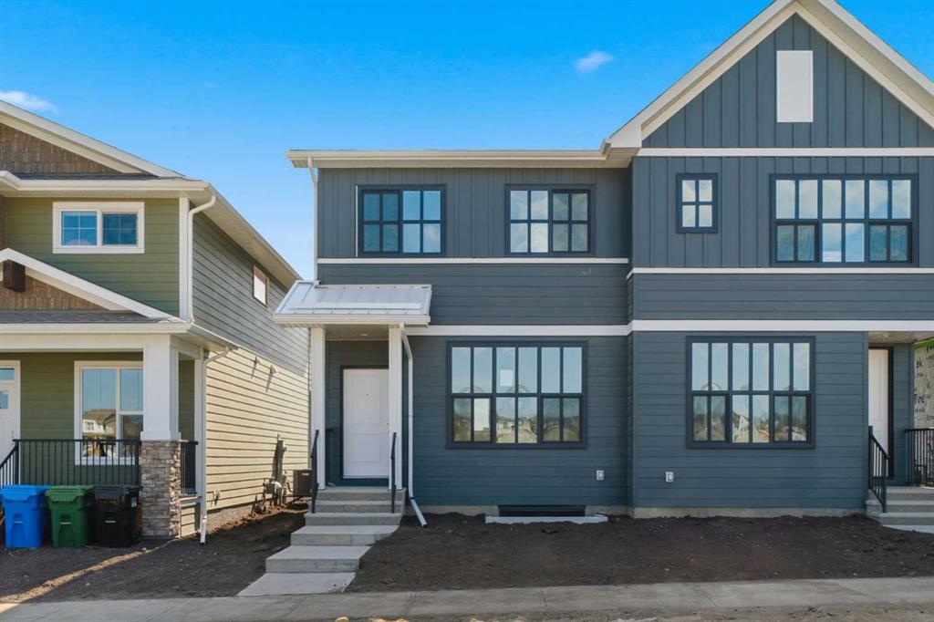 131 Royston Way NW, Calgary, Alberta, T3L 0N7