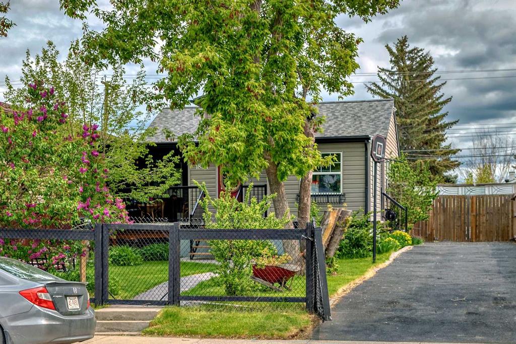 1834 42 Street SE, Calgary, Alberta, T2B 1B5