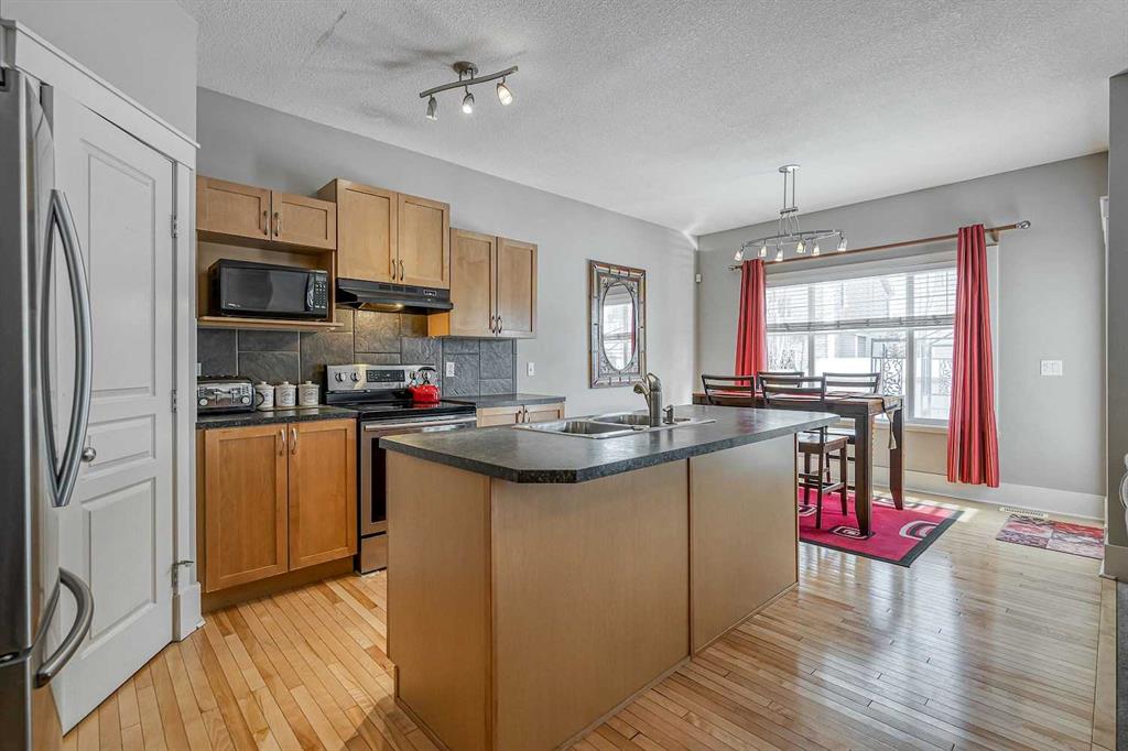 177 Cougartown Circle SW, Calgary, Alberta, T3H 0A3