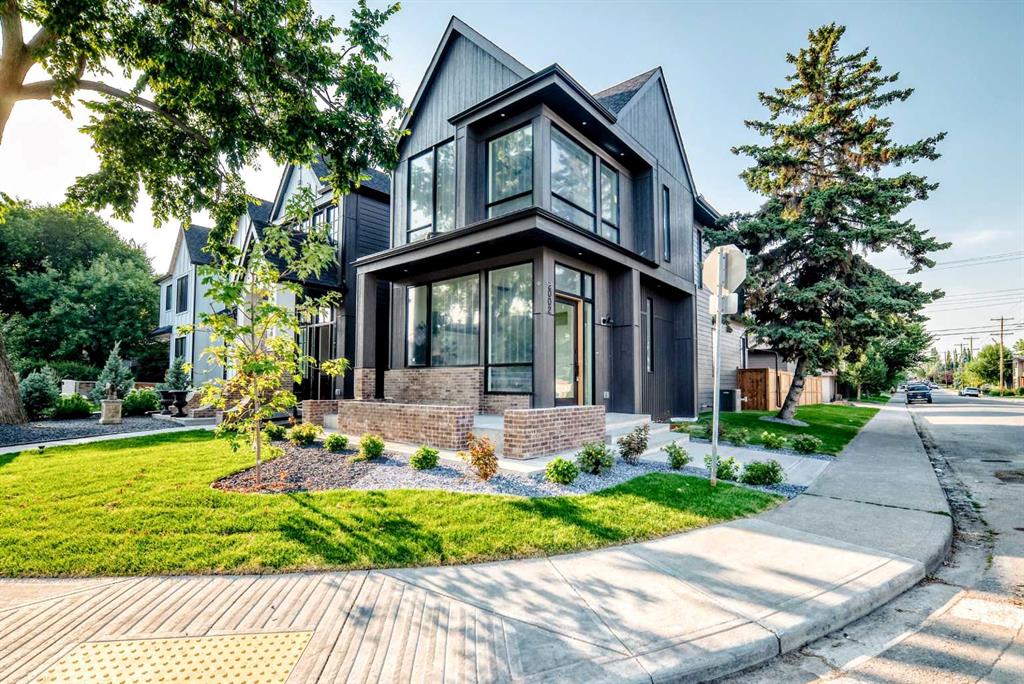 2002 44 Avenue SW, Calgary, Alberta, T2T 2N8