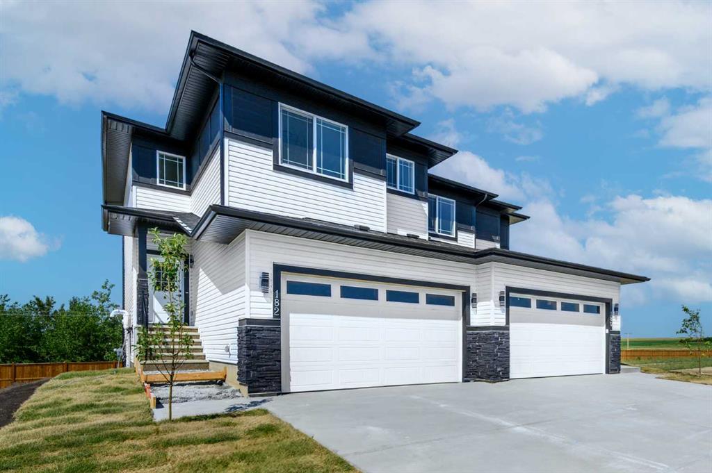 182 Lakewood Crescent, Strathmore, Alberta, T0J 1Y0