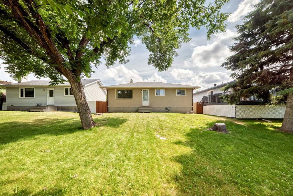 3238 32A Street SE, Calgary, Alberta, T2B 0J5