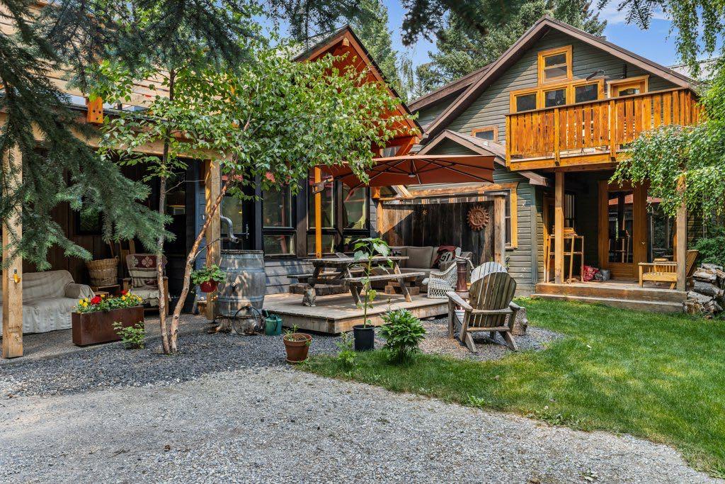 #A and B 132 Rundle Crescent, Canmore, Alberta, T1W2L6