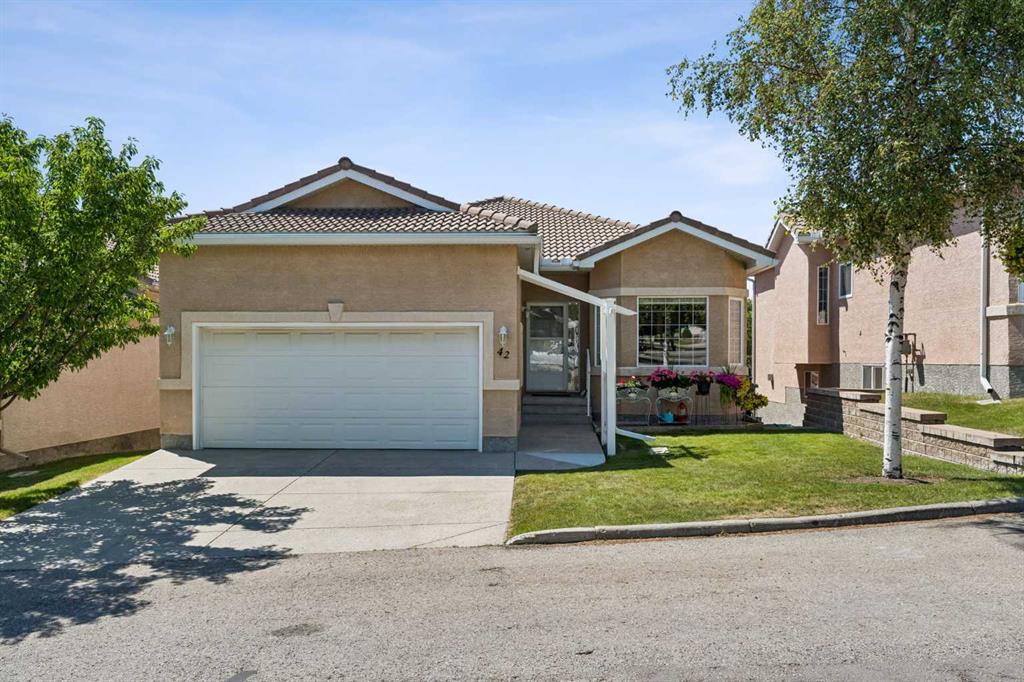 42 Scimitar Circle NW, Calgary, Alberta, T3L 2C8