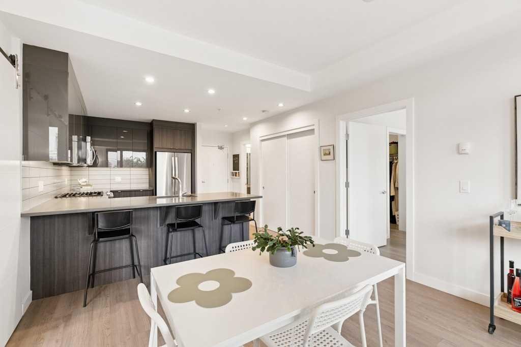 #203 1526 9 Avenue SE, Calgary, Alberta, T2G 0T7