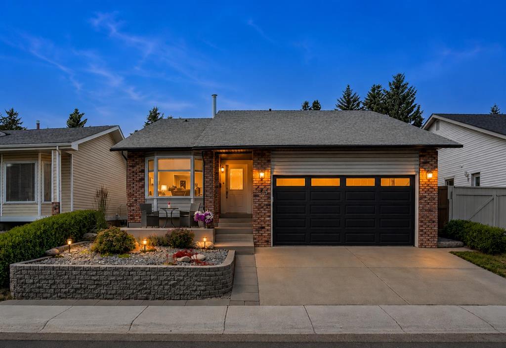 140 Woodglen Way SW, Calgary, Alberta, T2W 4T3