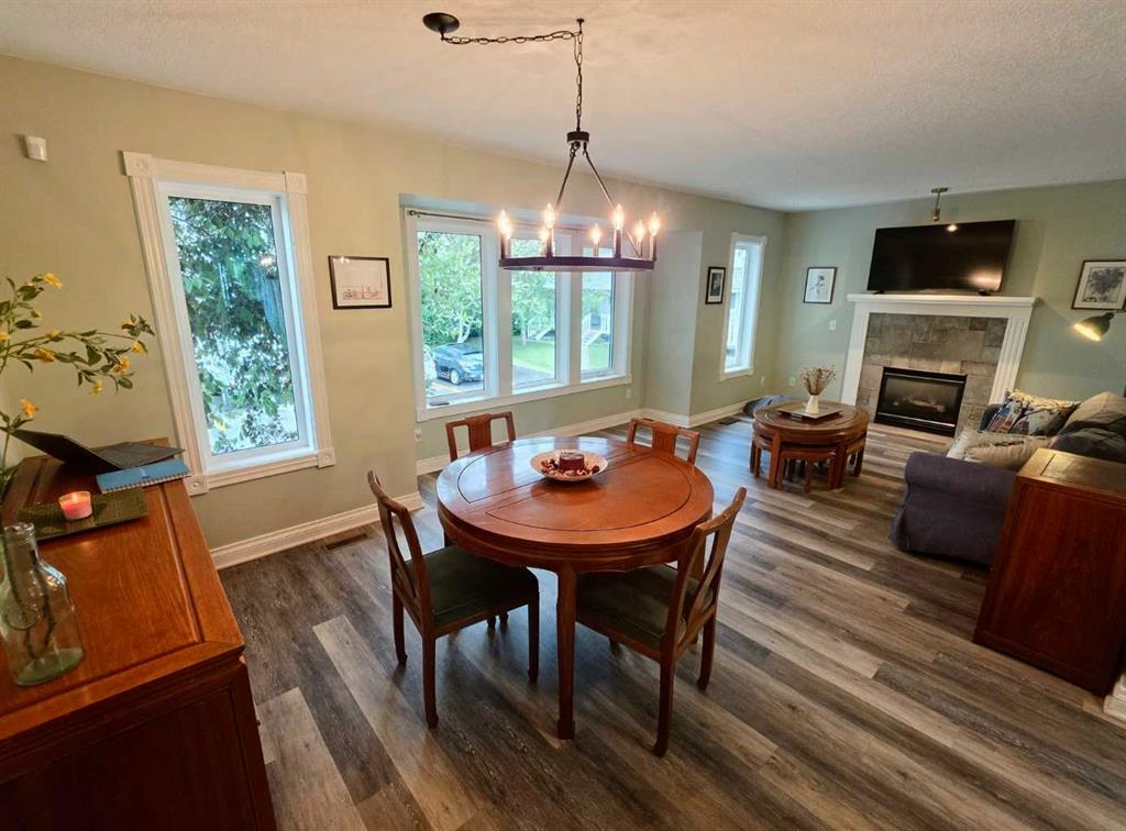 672 Killarney Glen Court SW, Calgary, Alberta, T3E 7H4